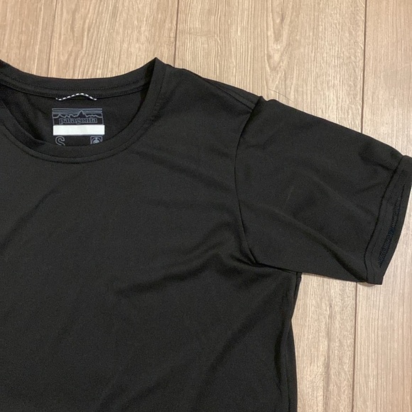 Patagonia | Women's Black Capilene Cool Short Sleeve Shirt | Size Small - Picture 2 of 5
